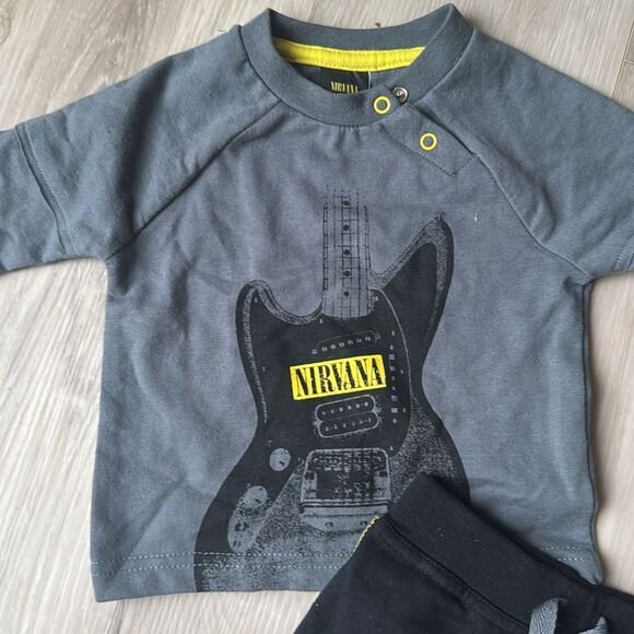 NIRVANA Gray Baby Outfit Size 3-6 months, Rock, 90’s , Aleternative - Picture 2 of 5